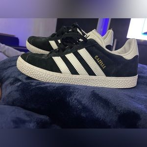Adidas “gazelle” kids Size 2